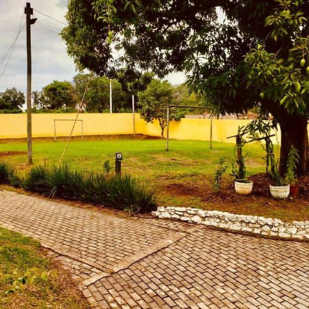 Chacara Charmosa Com Piscina, Campo De Futebol Villa Guaratinguetá Eksteriør billede