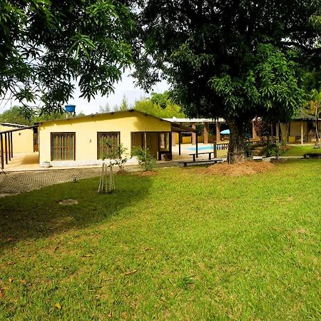 Chacara Charmosa Com Piscina, Campo De Futebol Villa Guaratinguetá Eksteriør billede