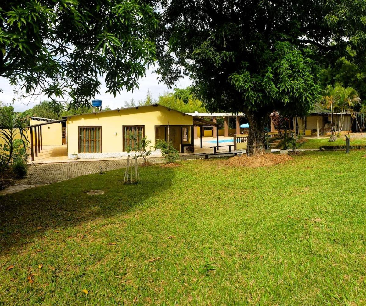 Chacara Charmosa Com Piscina, Campo De Futebol Villa Guaratinguetá Eksteriør billede